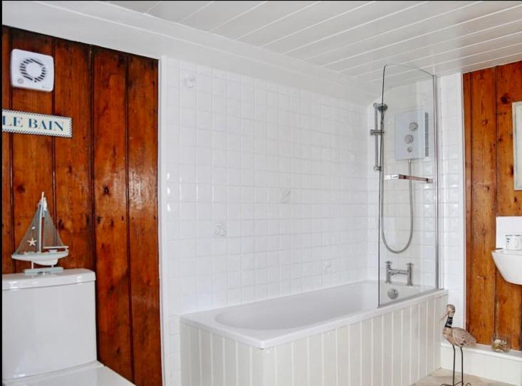 Charming Original Fishermans On Holiday home *